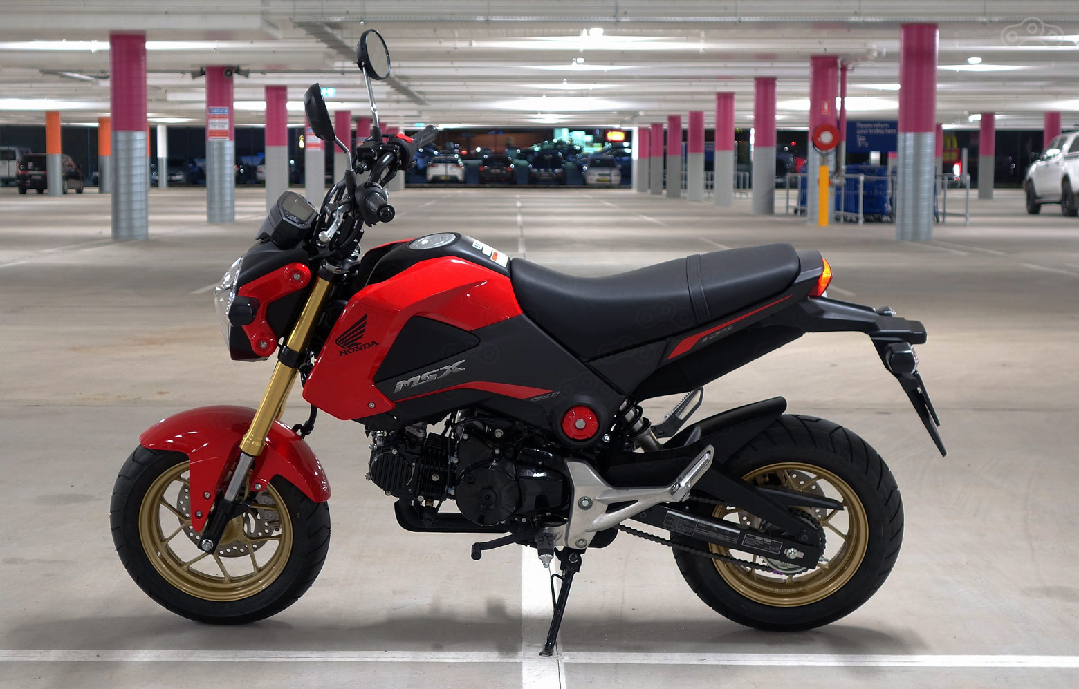 Минибайк Хонда МСХ125 Гром красного цвета