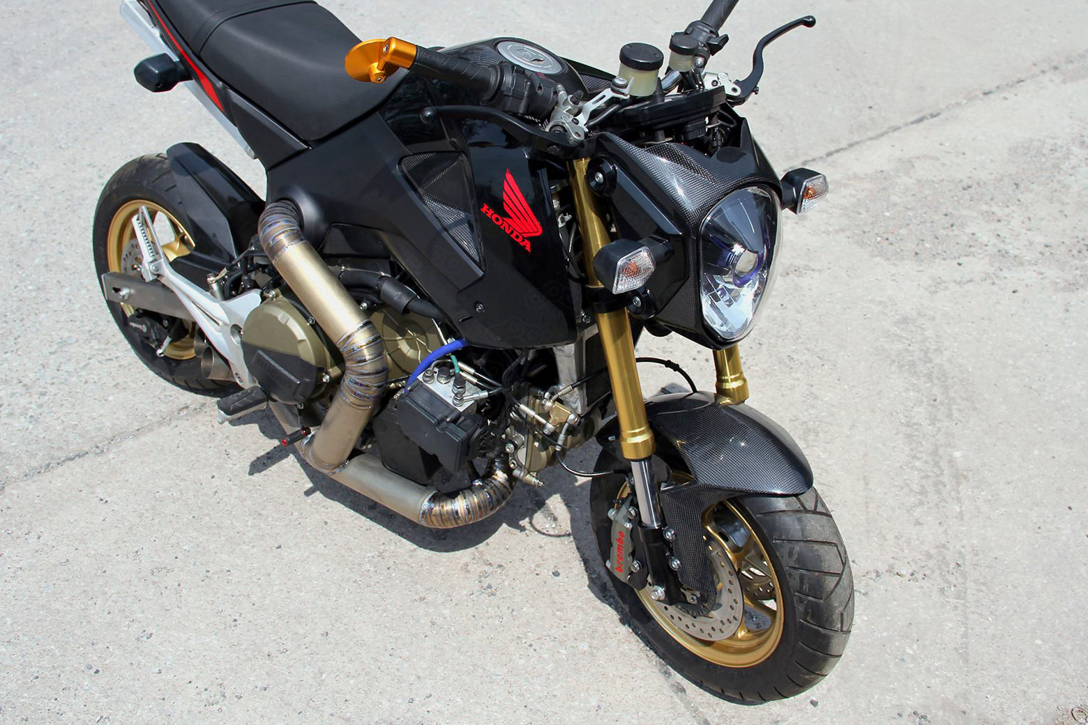 Кастомный Honda MSX125 Grom с двигателем Ducati Panigale R