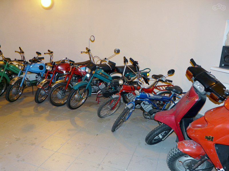 Часть коллекция Владимира Гордеева, представленной в Музее Мопедов в Витебске. 