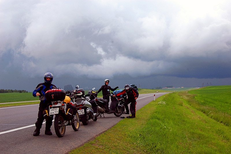 За несколько километров до п*деца — пока довольные!
