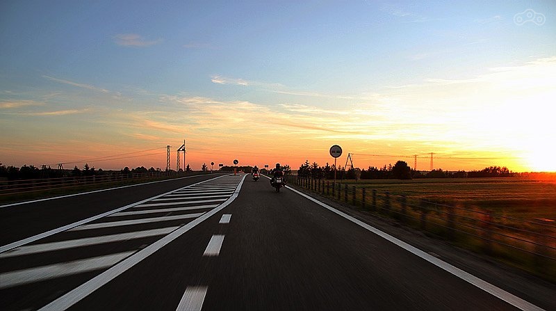 Въехали в Польшу на закате и ехали разинув рты от красоты вокруг