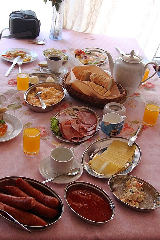 Включенный в стоимость номера завтрак