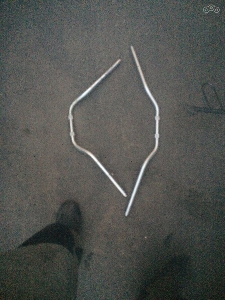 так красиво симметрично согнуть руль - нужно быть профи !