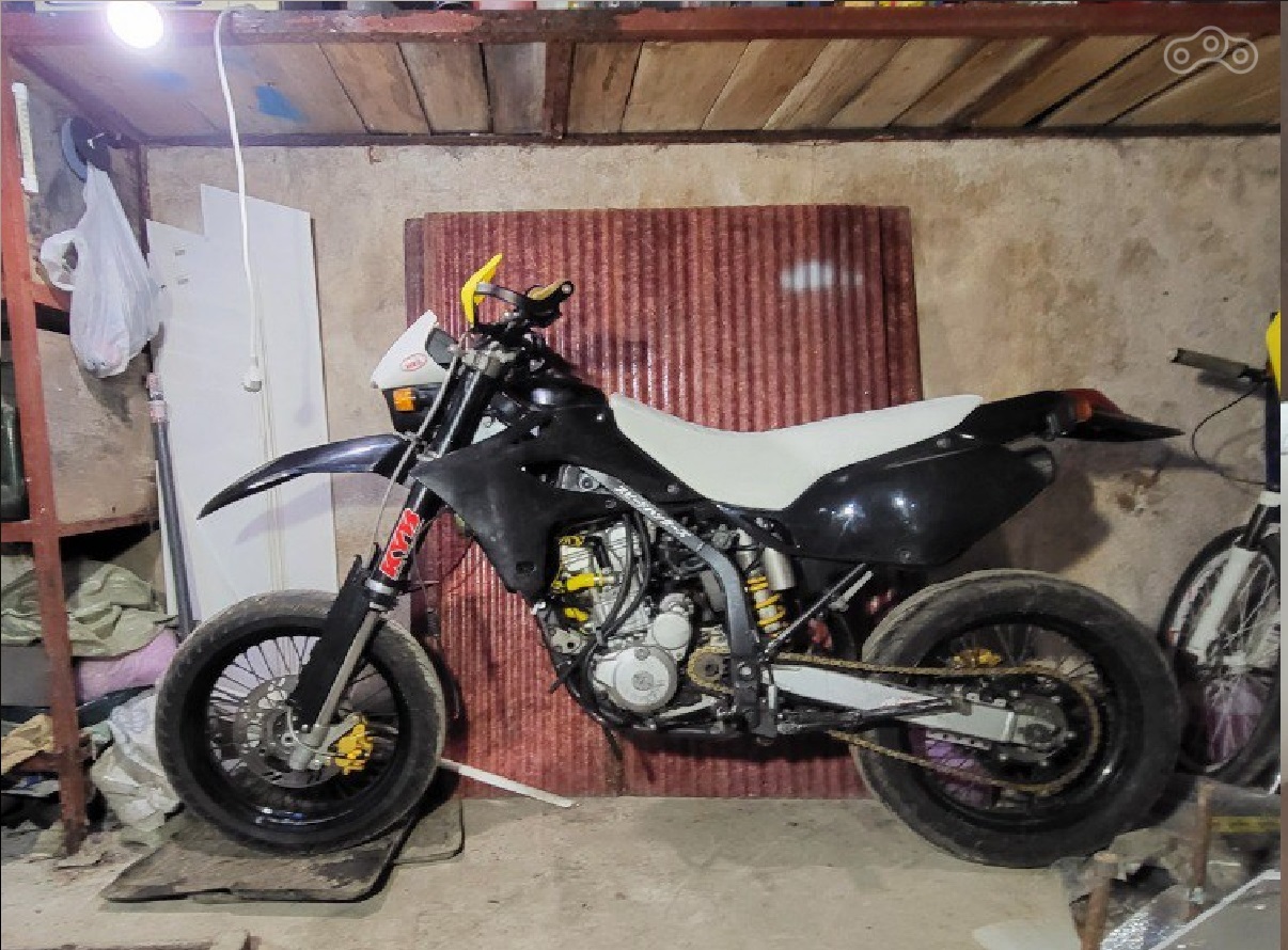 по пластику: часть в другой цвет наверное будет