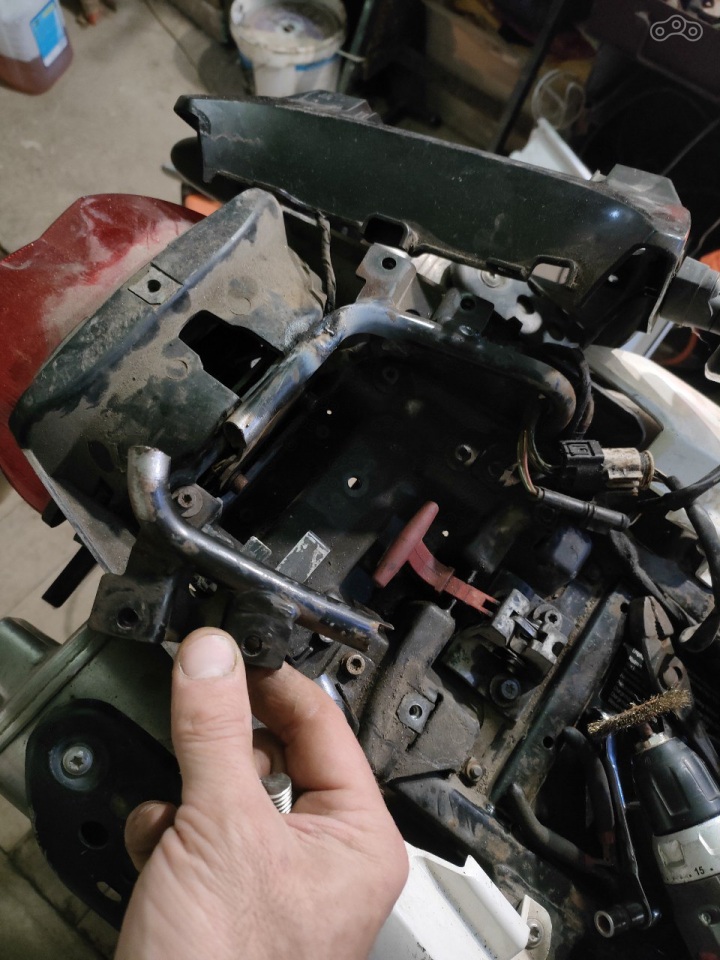 тут уже из 3х частей с помощью сварки сделал 2 .