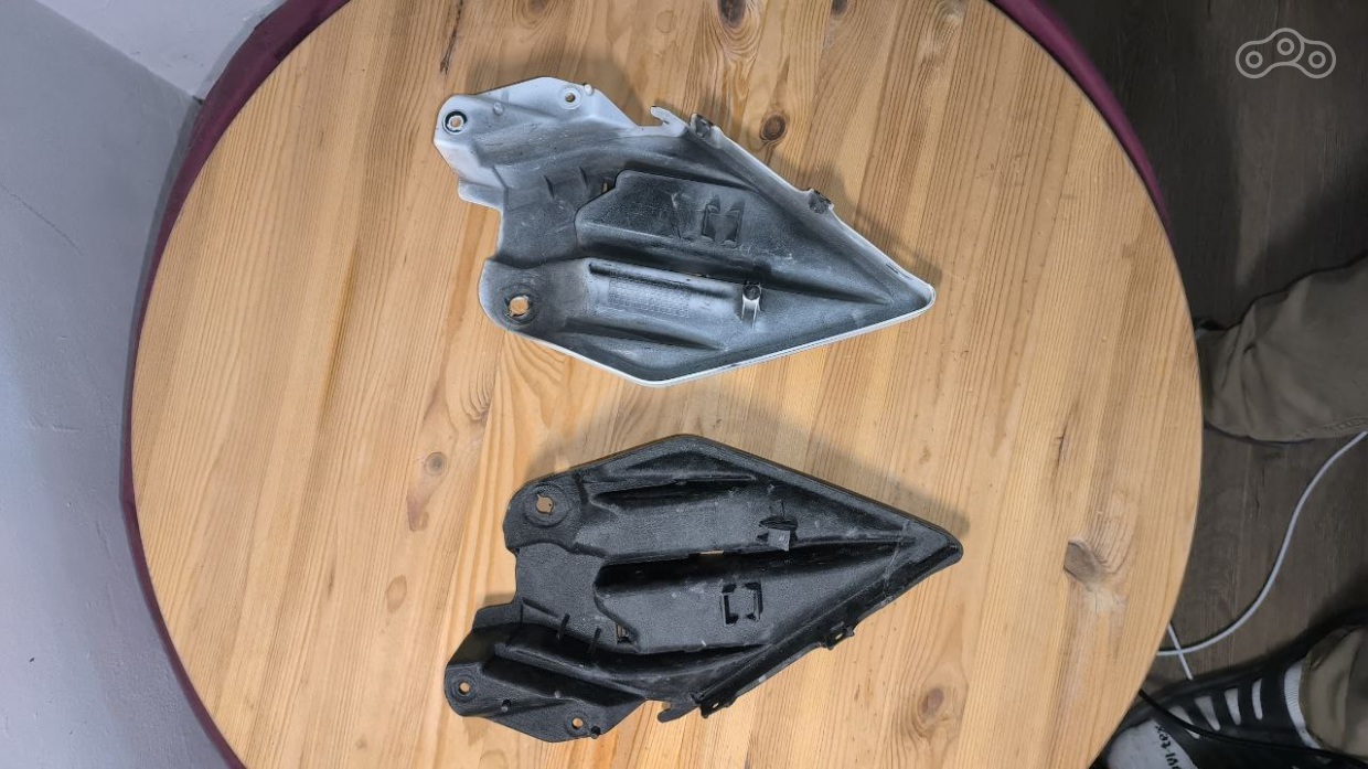 сверху Жалкая орига снизу неповторимая Копия! )