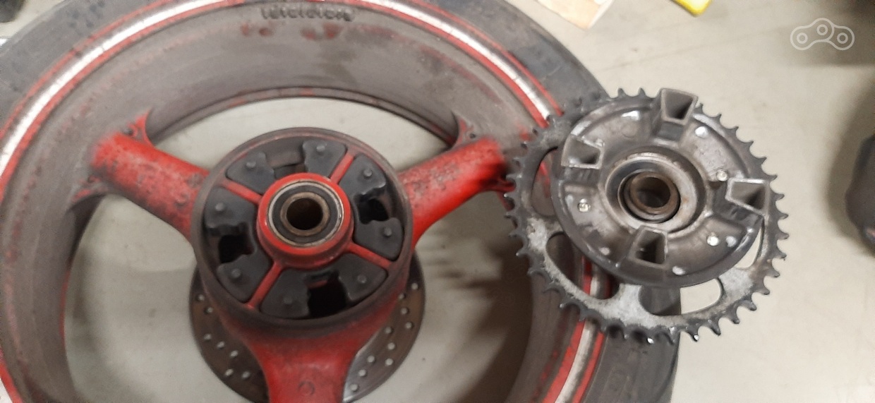 Дэпферы тут перевенуты неправильно (второпях ставил их обратно, чтоб сфотографиоровать этап)