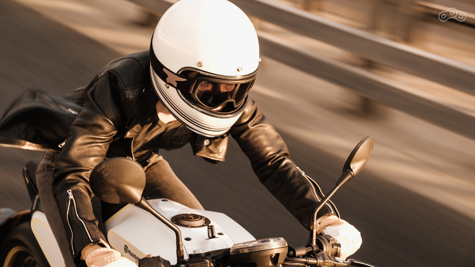 Husqvarna Vitpilen 401 | 2018 Biltwell Gringo LE SPECTRUM