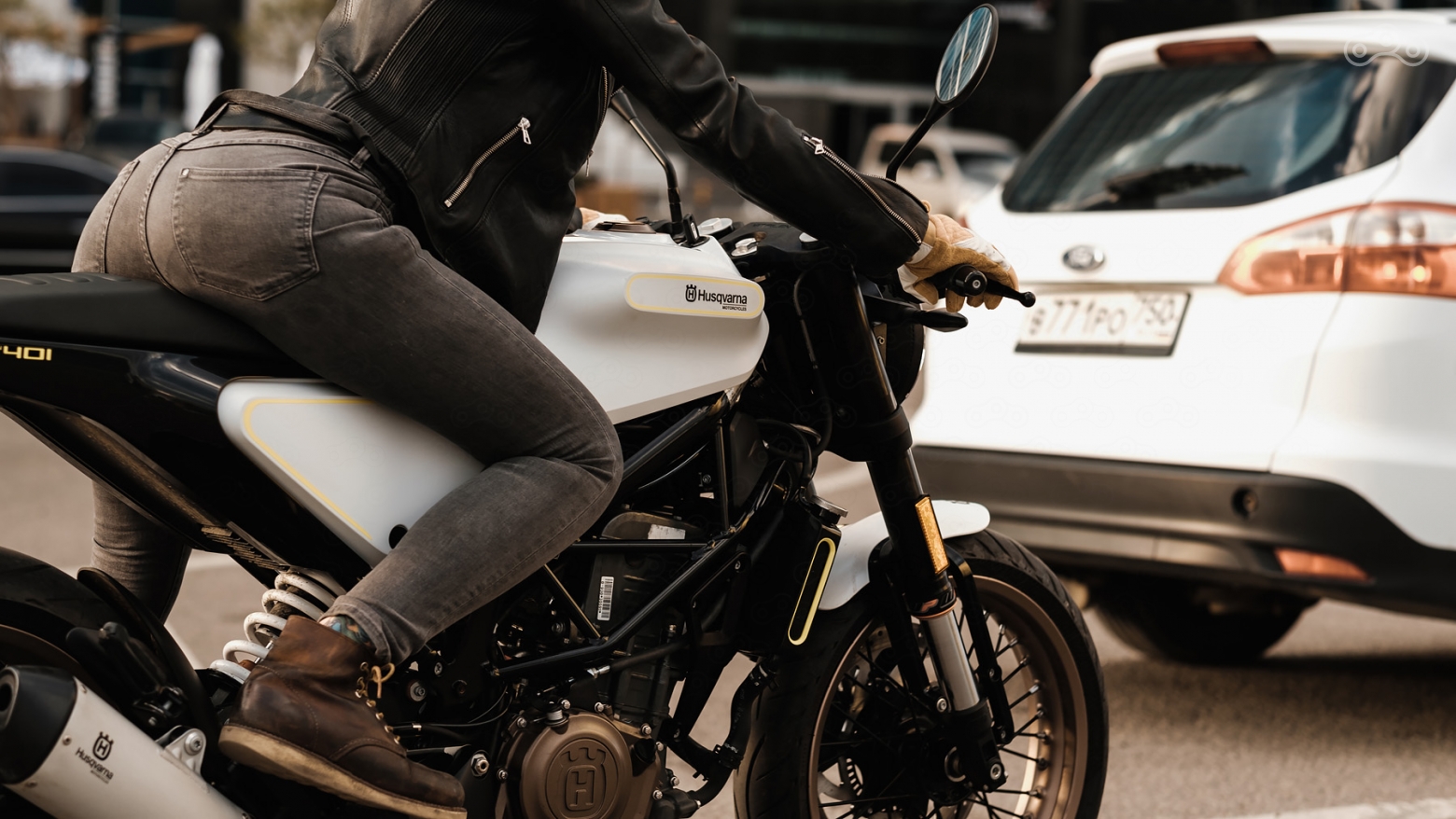 Husqvarna Vitpilen 401 | 2018 Biltwell Gringo LE SPECTRUM