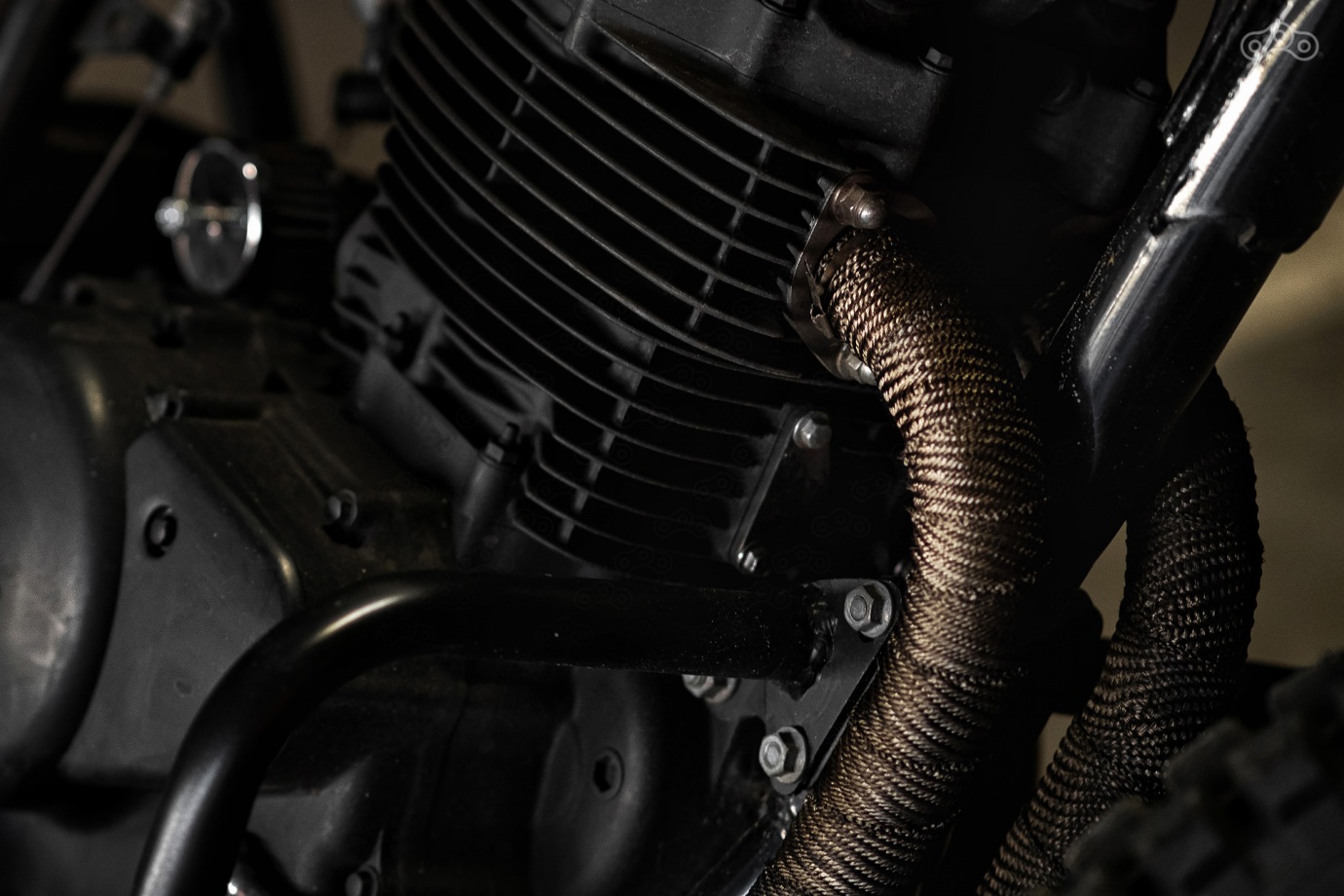 Honda CB400SS GIRL RIDER CUSTOM FLAT TRACK SCRAMBLER