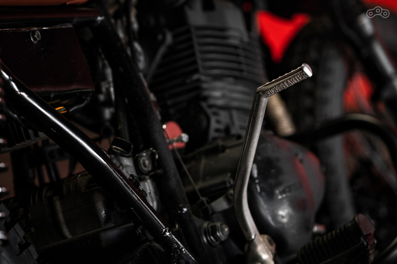 Honda CB400SS GIRL RIDER CUSTOM FLAT TRACK SCRAMBLER