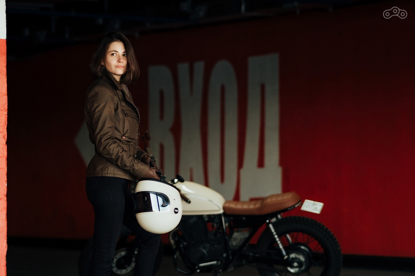 Honda CB400SS GIRL RIDER CUSTOM FLAT TRACK SCRAMBLER