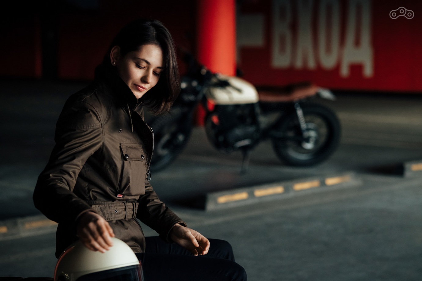 Honda CB400SS GIRL RIDER CUSTOM FLAT TRACK SCRAMBLER