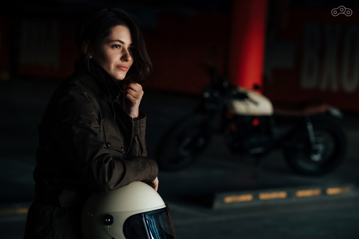 Honda CB400SS GIRL RIDER CUSTOM FLAT TRACK SCRAMBLER