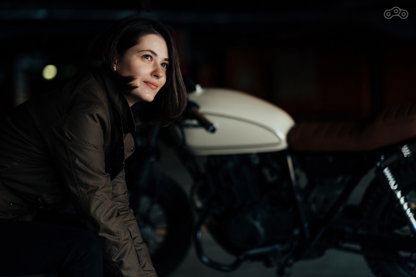 Honda CB400SS GIRL RIDER CUSTOM FLAT TRACK SCRAMBLER