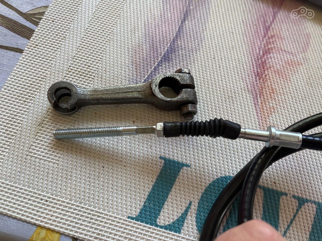 Рычаг переднего тормоза "Пилота" и штифт троса от Альфы