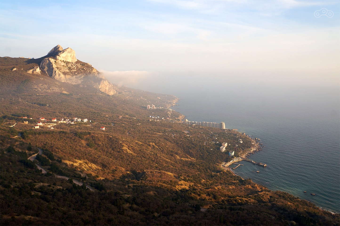 Панорама, открывающаяся с Байдарских ворот, была увековечена русским этнографом Евгением Марковым в своих очерках
