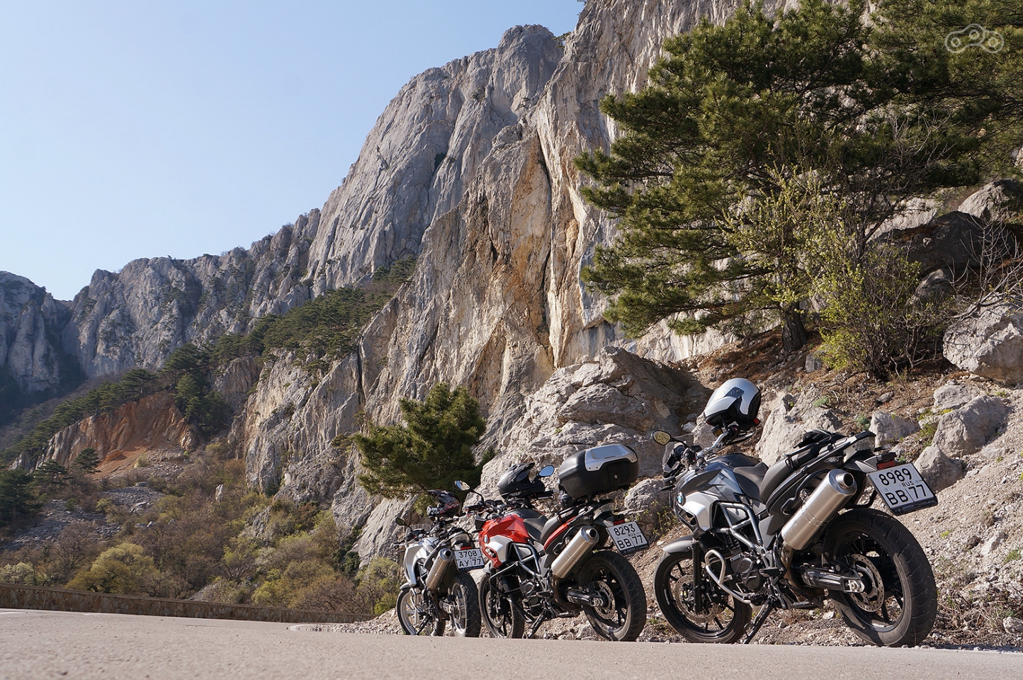 Крымские серпантины – родная стихия для лёгких F700GS