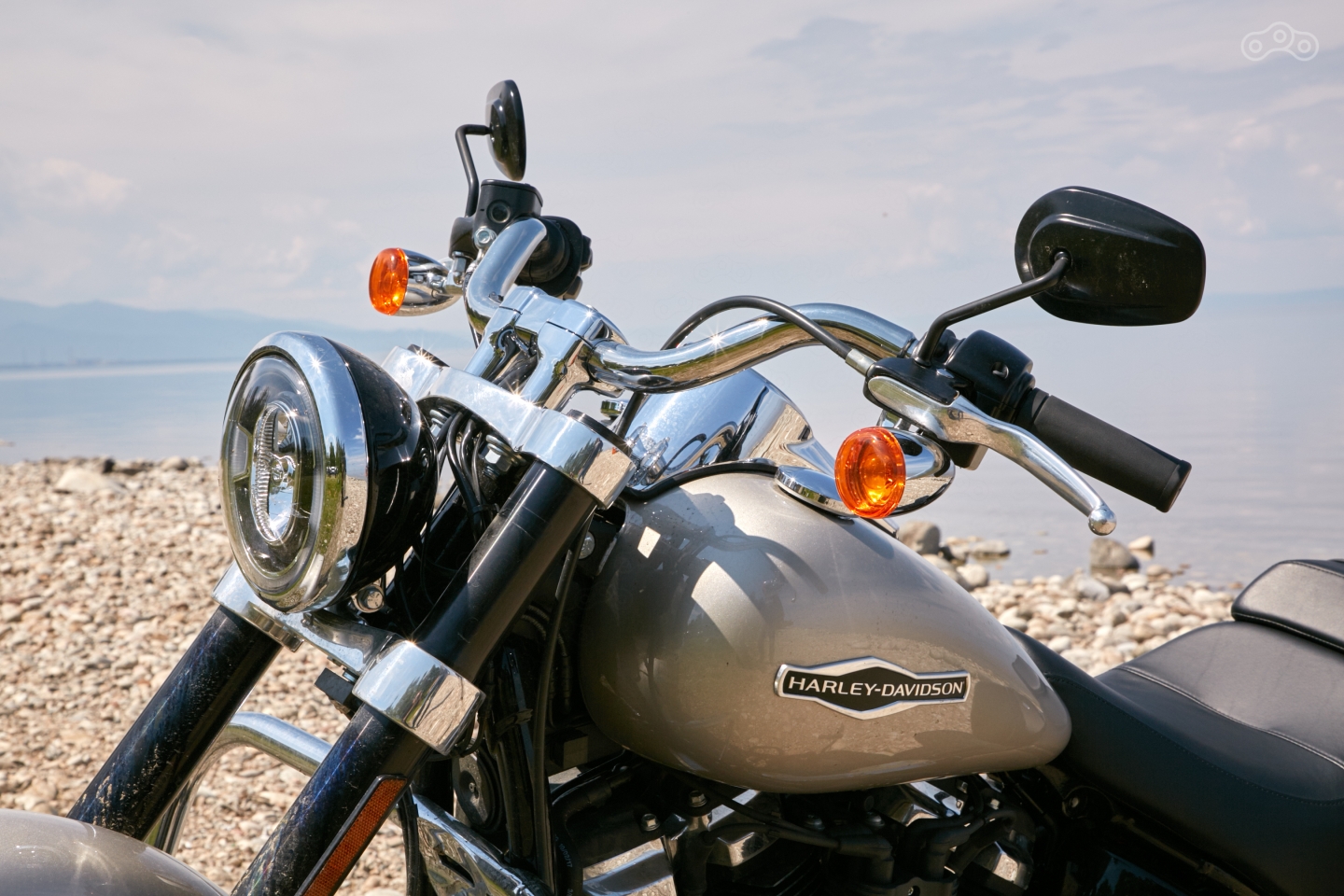 Без обтекателя мотоцикл не плох, но по мне, вид становится скучнее.