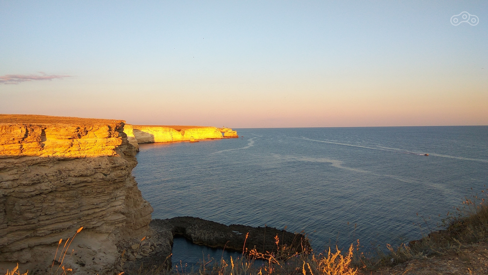 Вид на Большой Атлеш. Мыс Тарханкут, Крым
