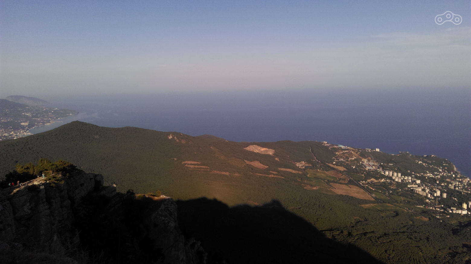 Вид на Гаспру. Знатоки разглядят Ласточкино гнездо