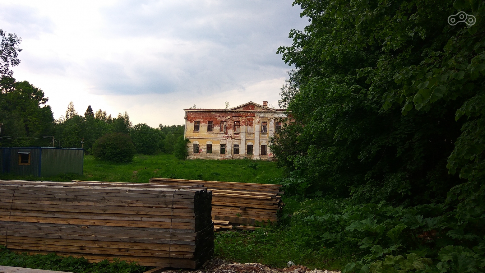 Один из двухэтажных флигелей. Гребнёво. Московская область