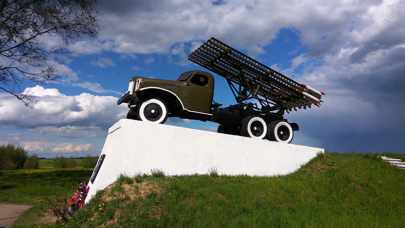 Памятник "Катюша". Канаковский район, Тверской области