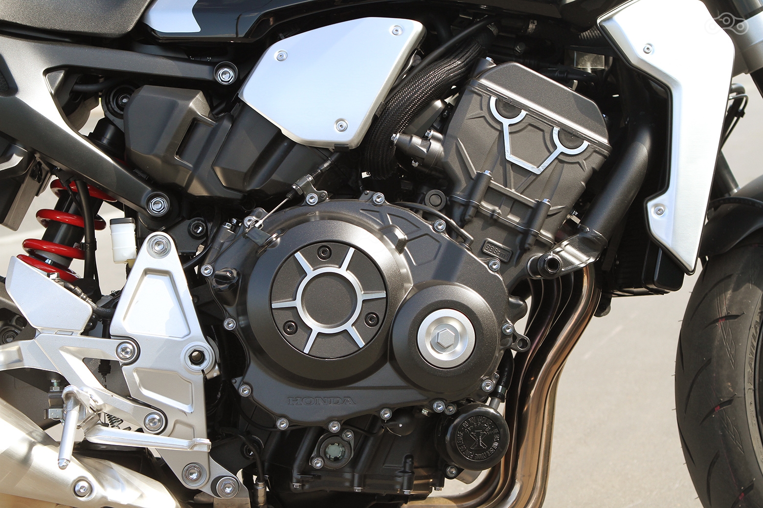 Дефорсированный мотор с CBR1000 - лучшее, что может случиться с дорожным мотоциклом!