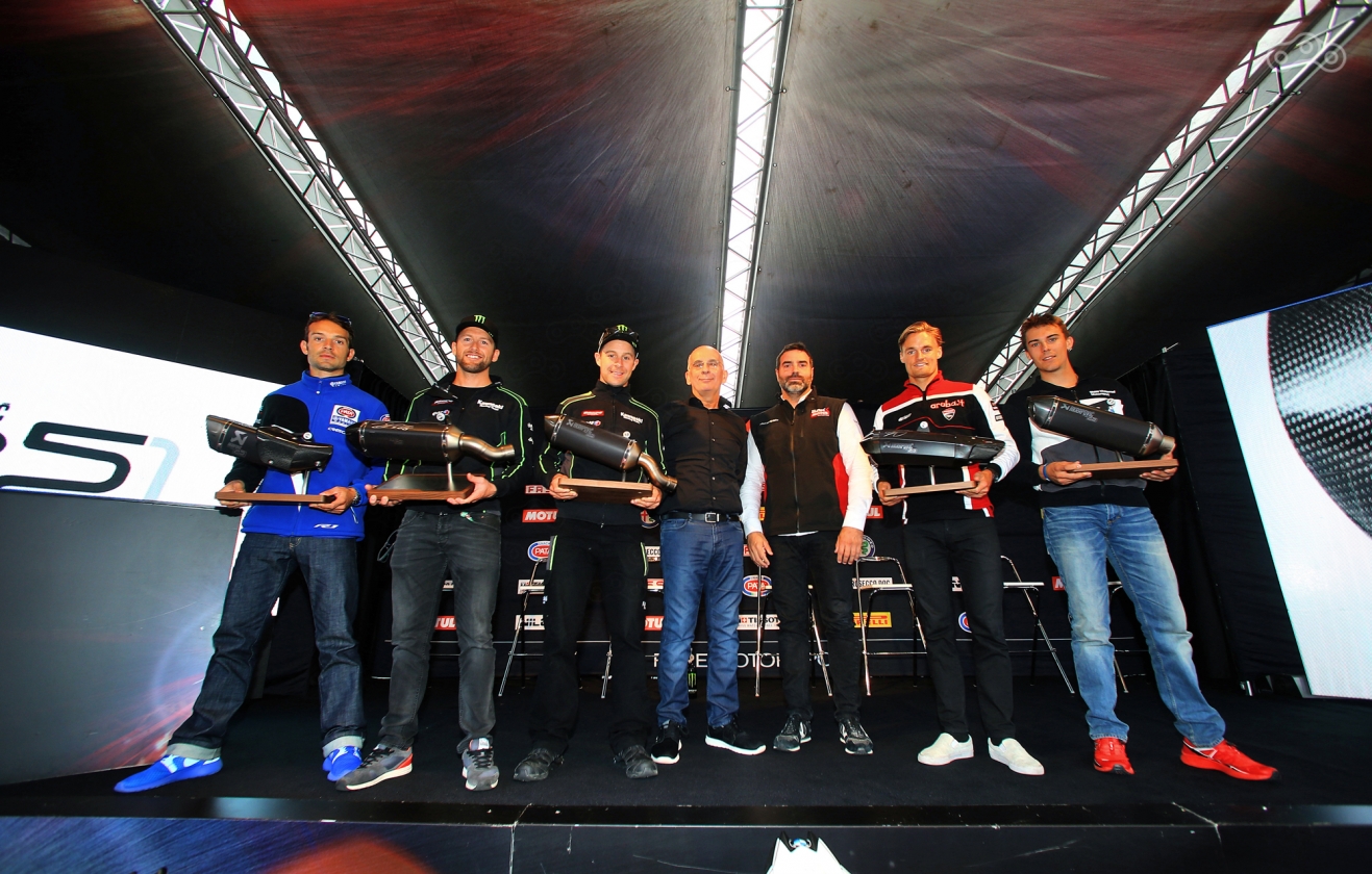 Сильвен Гвинтоли, Том Сайкс, Джонатан Ри, Игорь Акрапович, Марк Саурина (Motul) ,Чаз Дэвис и Маркус Рейтербергер