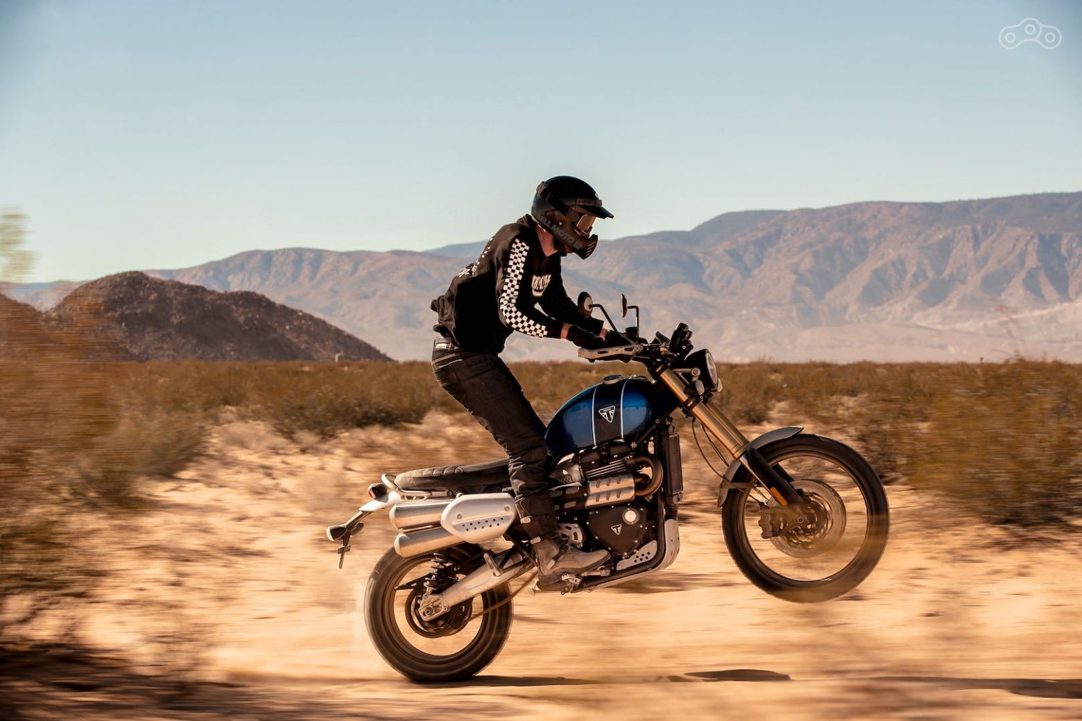 Triumph Scrambler XE отличается от собрата большими ходами подвесок и электронной начинкой