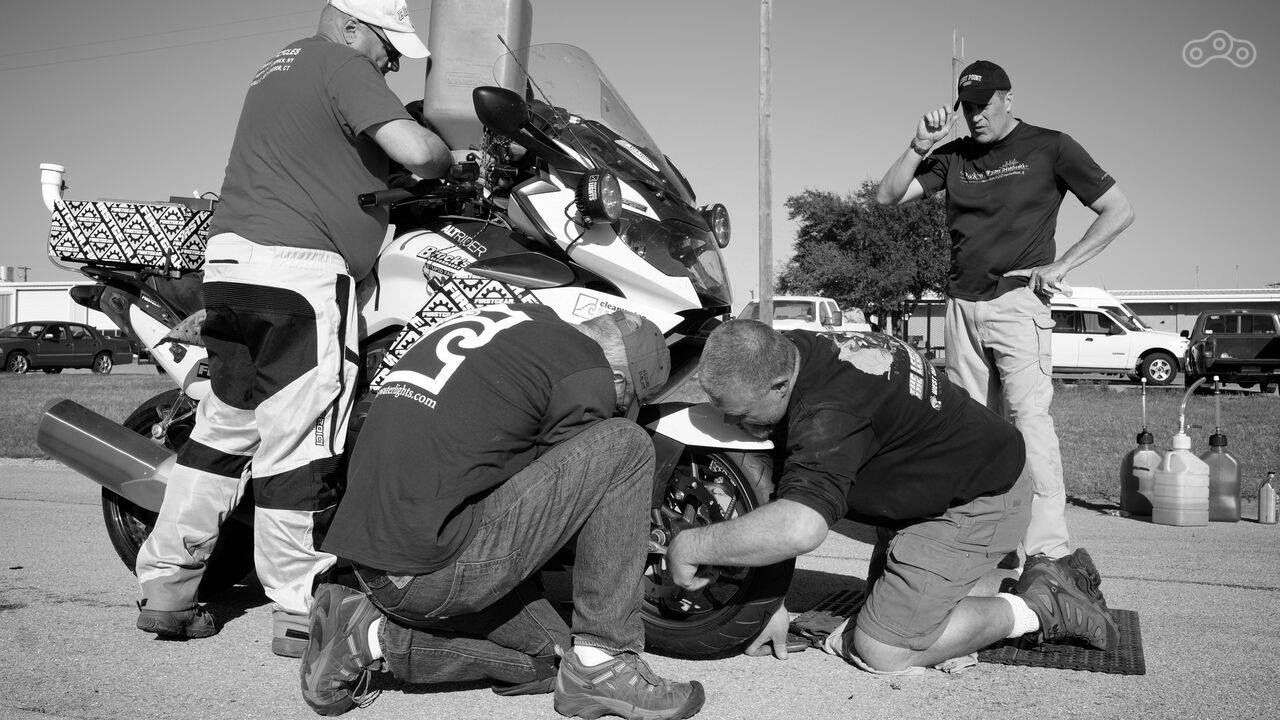 Подготовка мотоцикла BMW K1600GT к заезду