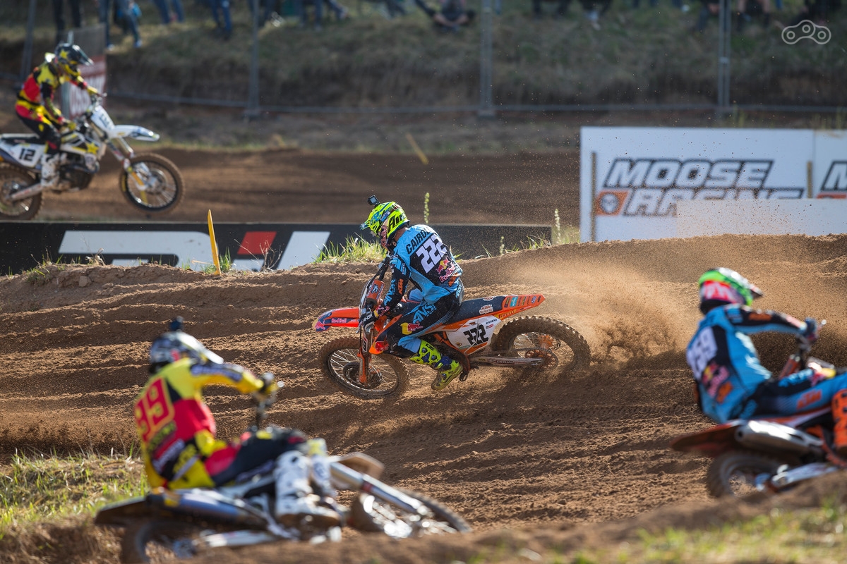 Антонио Кайроли в борьбе за подиум седьмого этапа MXGP 2017