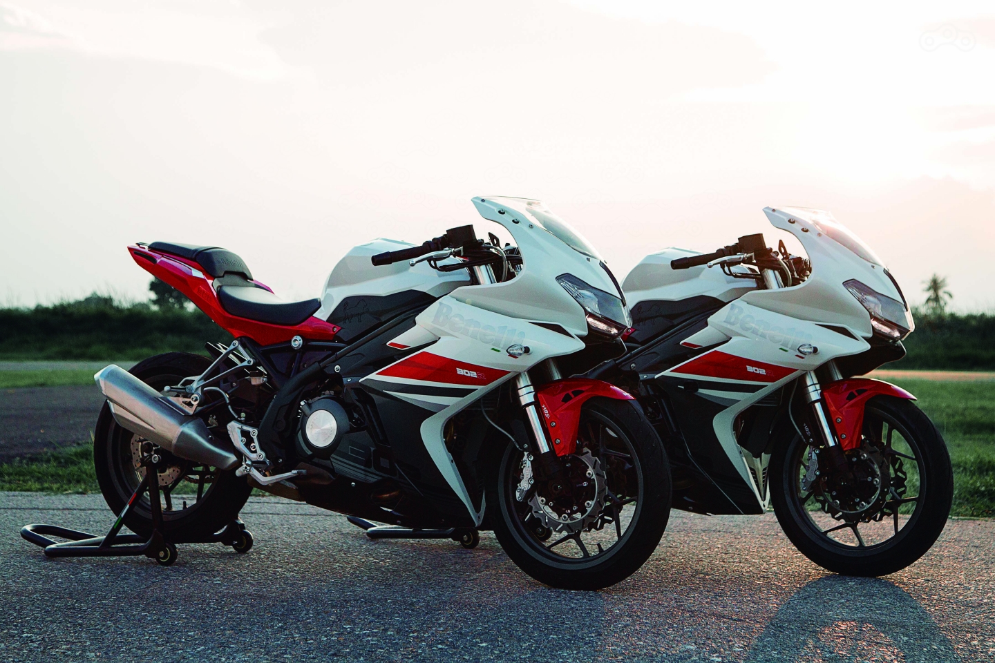 Benelli 302R 2018 получил новую расцветку и двигатель, соответствующий экологическим нормам Евро-4