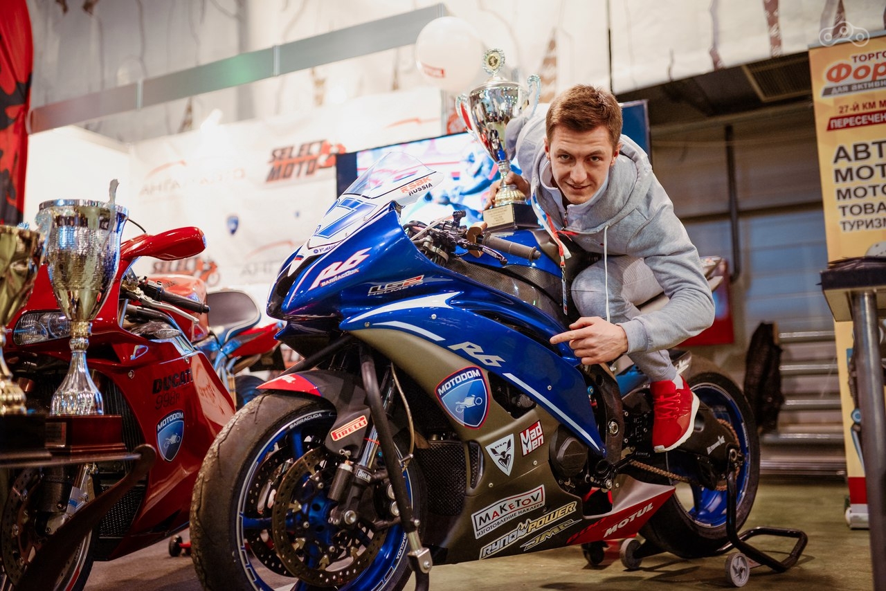 Выставка объединяет фанатов и профессионалов авто-мотоспорта со всей России!