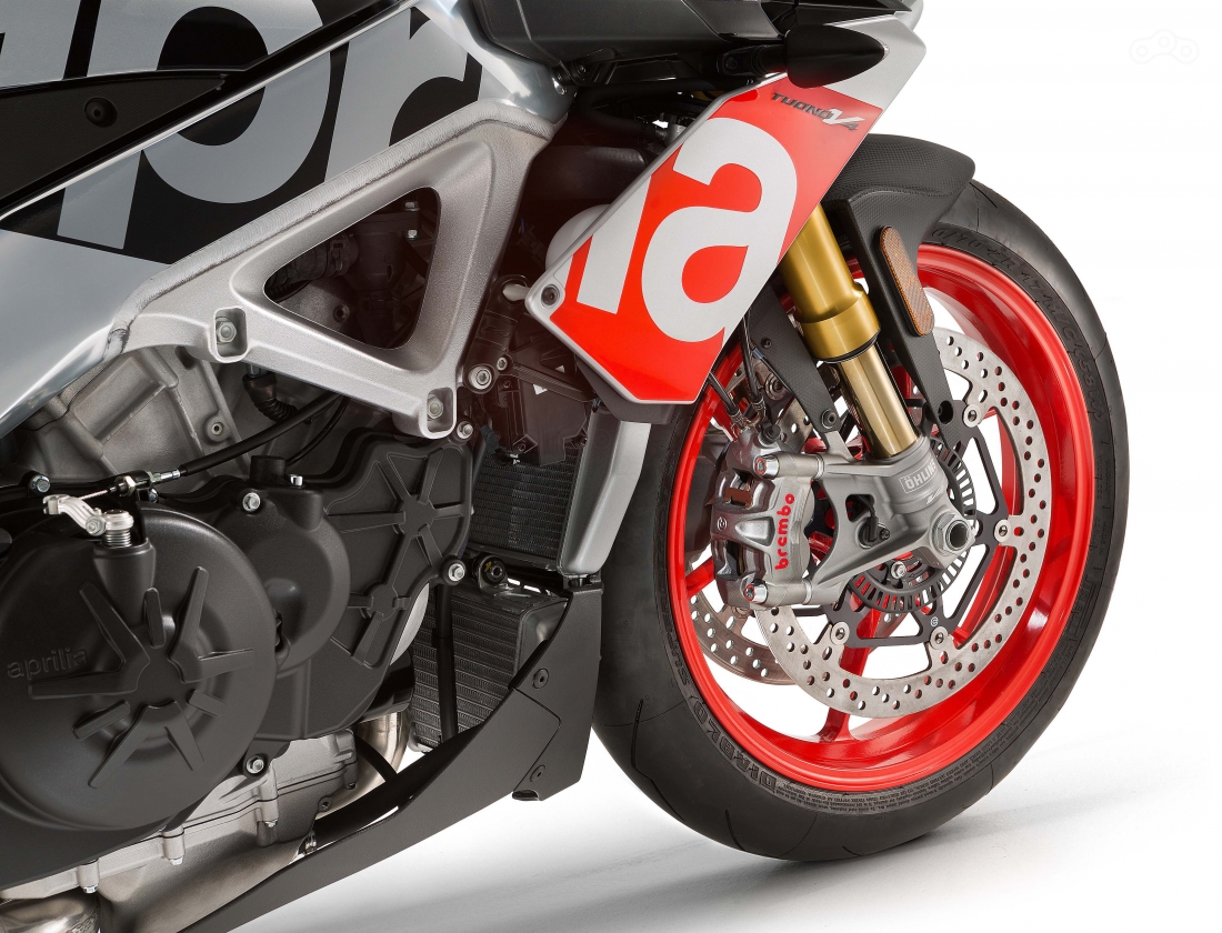 Новый мотоцикл Aprilia RSV4 RF, представленный на Intermot 2016