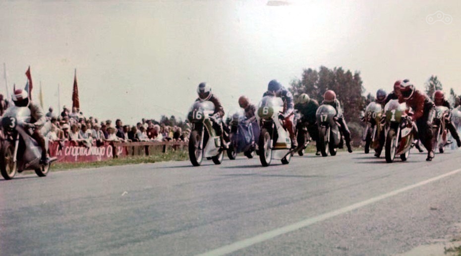 Фото из архива мотогонщика Александра Московки