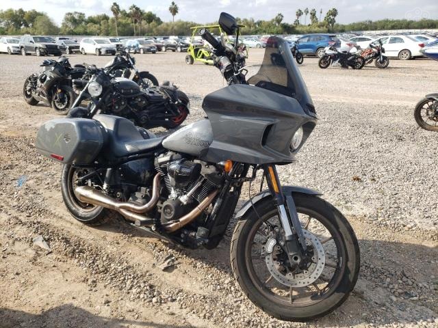 Стоял и пылился в ожидании