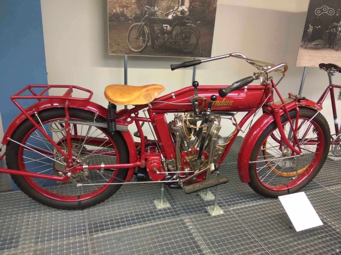 Indian 1915 (0,98 литра, 7л.с. максималка 90км/ч, вес 180)