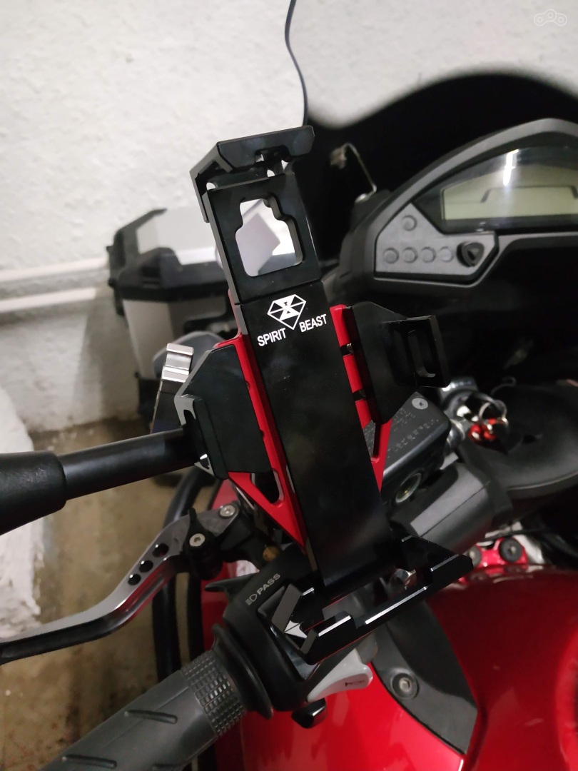 али экспресс в студии, фрезерованный alu держит с 4х сторон, крепится на резьбу зеркала